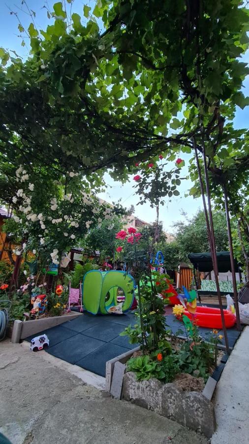 Garsoniera Cocheta Zona Coresi Mall บราชอฟ ภายนอก รูปภาพ